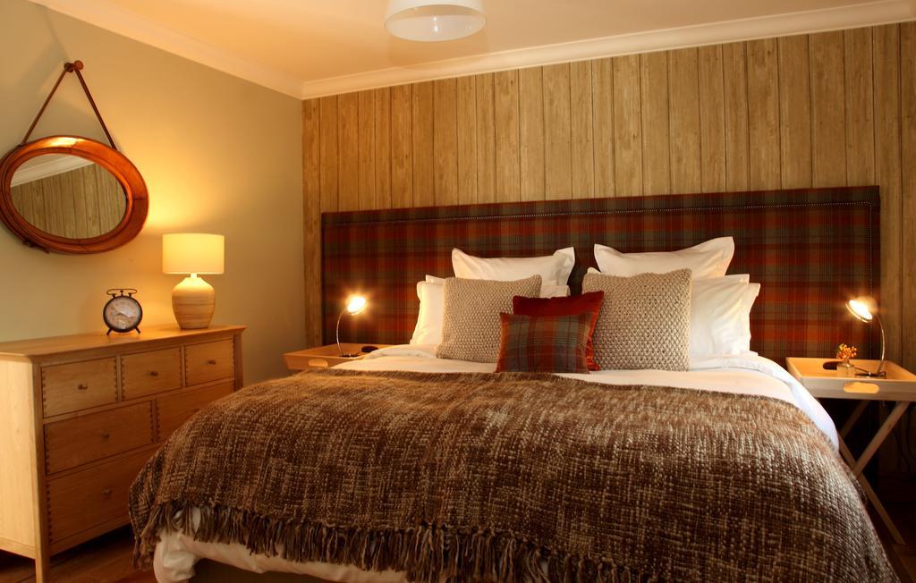 Hawkswood House And The Roundel Villa Peat Inn Стая снимка